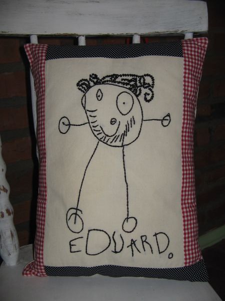 AlMOFADAS DE DESENHOS INFANTIS